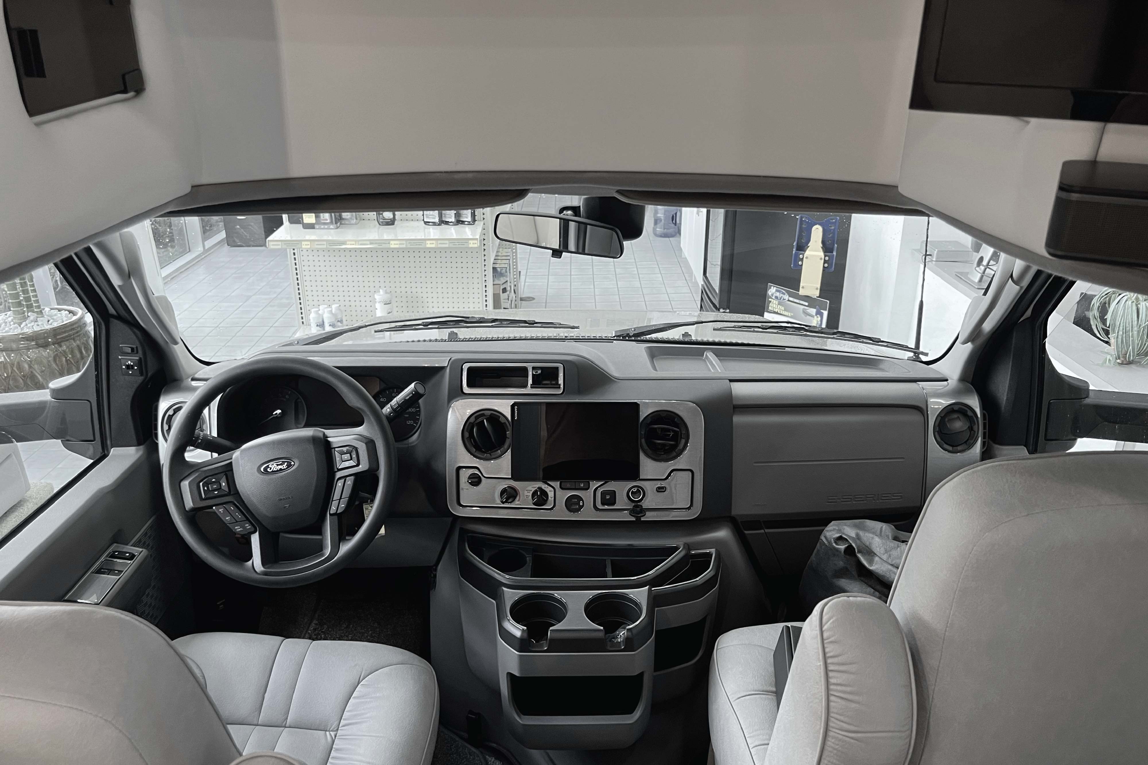 Platinum 220 Exterior Side View Passenger